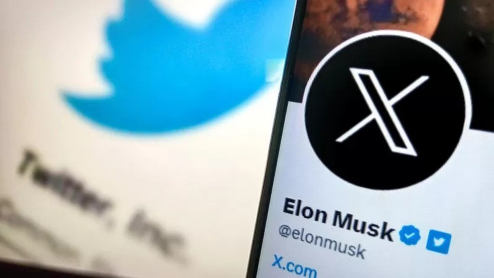 A forma de se referir aos "tuítes" também será substituída, de acordo com o proprietário da plataforma, Elon Musk, e as postagens serão chamadas de "Xs" — Foto: Getty Images