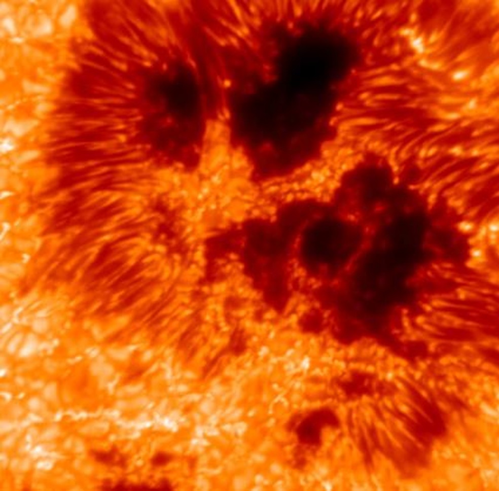 Imagem detalhada do Sol graças a novo intrumento do maior telescópio solar do mundo — Foto: VTF/KIS/NSF/NSO/AURA