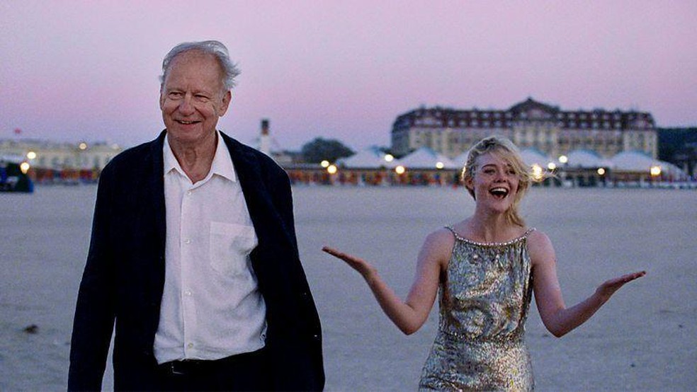 Stellan Skarsgård pode ser indicado ao Oscar pela primeira vez, pelo filme norueguês Sentimental Value — Foto: BBC News fonte