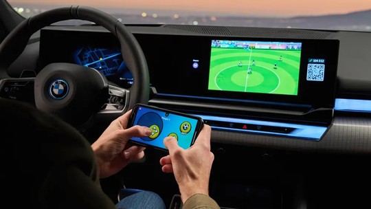 Novo sedã de luxo da BMW vem com videogame que pode ser controlado pelo celular