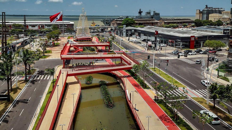 Obras da COP30, como a da Nova Doca, têm sido vistas como um novo momento de transformação urbana de Belém — Foto: BBC News fonte