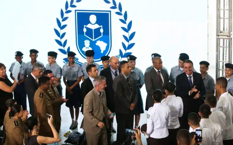 O ex-presidente Jair Bolsonaro, em lançamento do Programa Nacional das Escolas Cívico-Militares, em 2019 — Foto: BBC News fonte