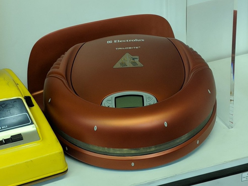 O primeiro robô-aspirador disponível foi fabricado pela Electrolux e chamado “Trilobite” — Foto: Reprodução/X/Science Museum
