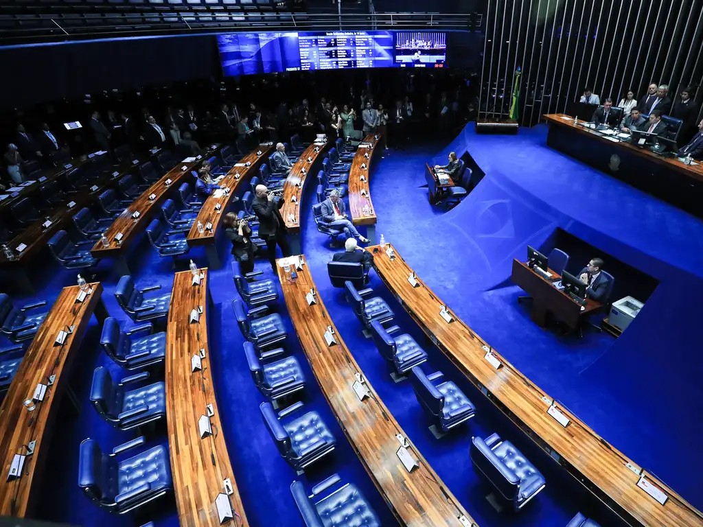 Fim da escala 6x1: o que acontece se o Senado aprovar a proposta? E se rejeitar? Entenda - Foto
