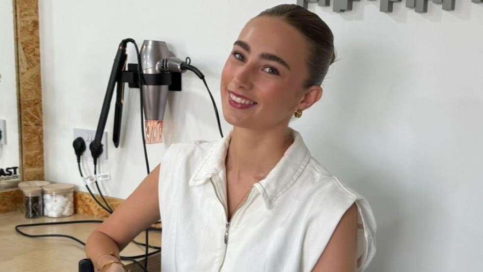 Vicky Owens conta que sua nova alimentação ajudou a melhorar sua pele e seus níveis de energia — Foto: BBC News fonte