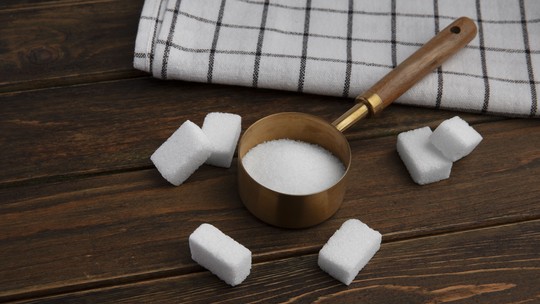 
Xilitol, o açúcar extraído da fibra das plantas, pode aumentar o risco de AVC, revela novo estudo; entenda