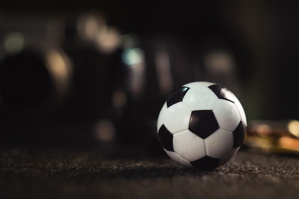 Jogadores de futebol têm maior risco de demência, sugere estudo sueco