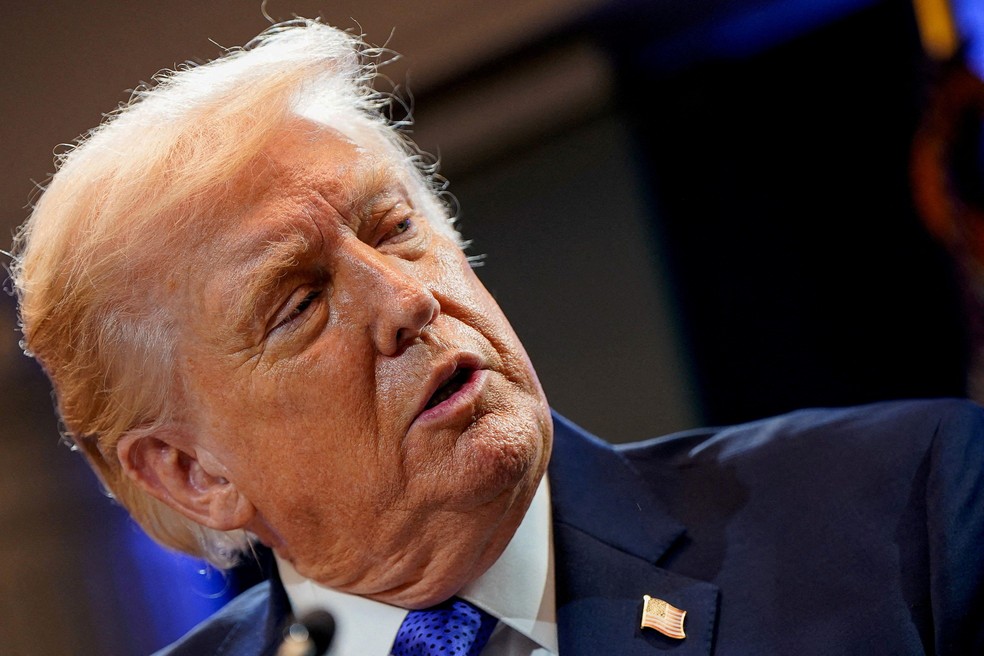 Trump introduziu tarifas de 15% sobre produtos que entram nos Estados Unidos provenientes da maioria dos países do mundo — Foto: BBC News fonte