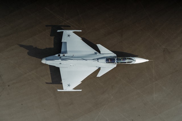 Empresa sueca Saab apresenta à FAB caça supersônico Gripen F ...