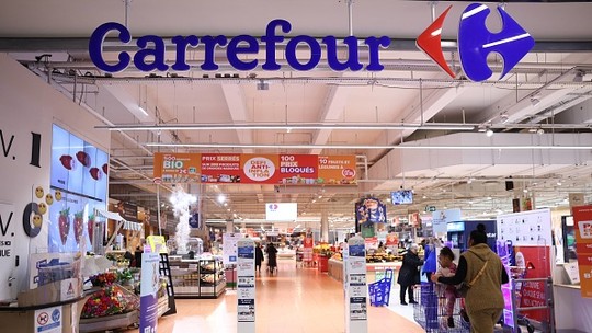 Carrefour amplia vendas no 1º trimestre e se compromete a acelerar cortes de custo na Europa