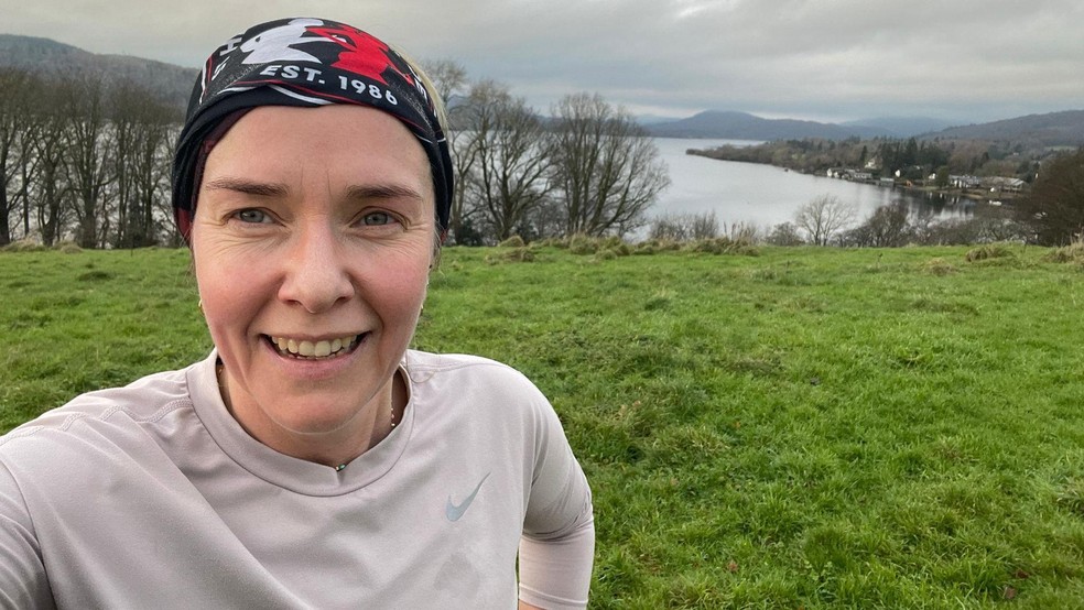 Rachael diz que algumas das funções do seu smartwatch são 'excessivas' — Foto: BBC News fonte