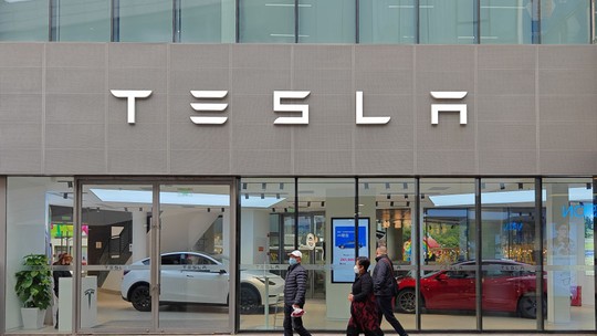 Vendas da Tesla na China caem em abril; rivais reportam vendas mais altas