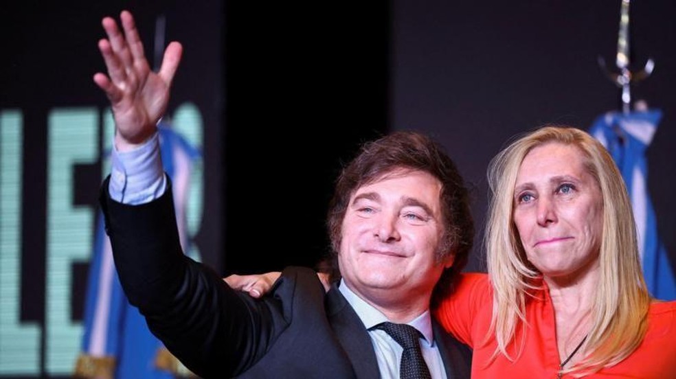 A irmã de Javier Milei, Karina, é uma de suas conselheiras mais próximas — Foto: BBC News fonte