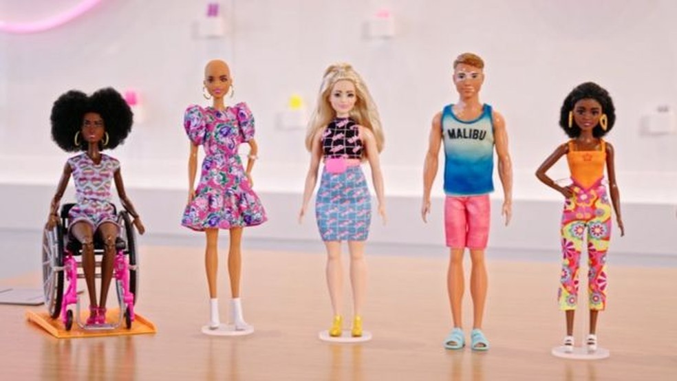 Barbie lançou recentemente bonecas com deficiências, membros protéticos e uma com Síndrome de Down — Foto: Mattel
