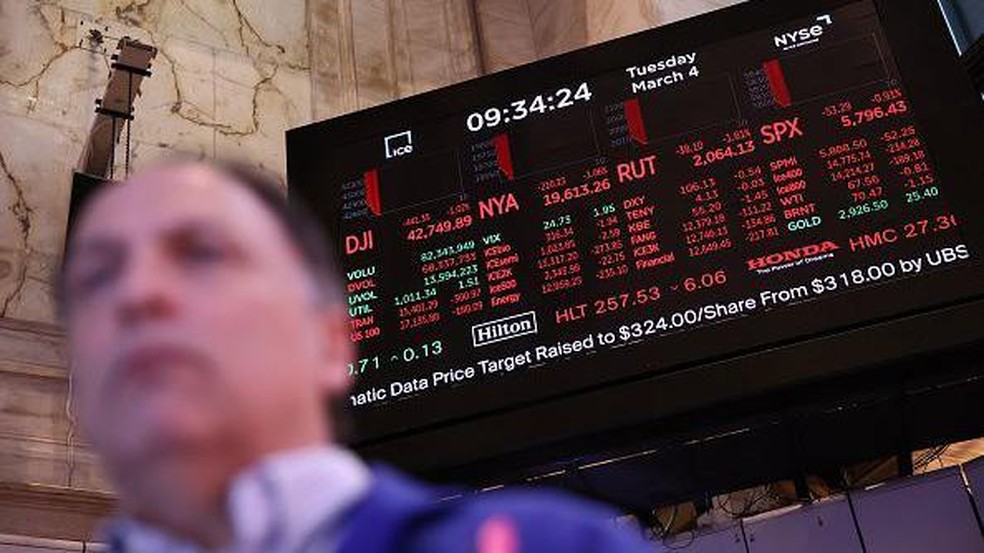 O peso da economia americana significa que uma recessão nos Estados Unidos teria impacto global, inclusive no Brasil — Foto: BBC News fonte