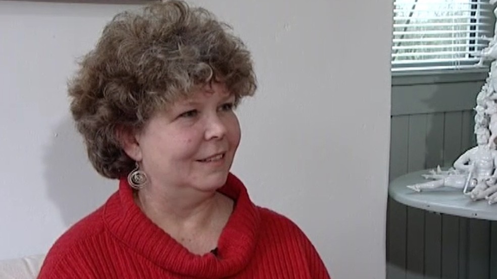 Leslie Scott começou a brincar empilhando blocos de madeira durante a infância — Foto: BBC News fonte