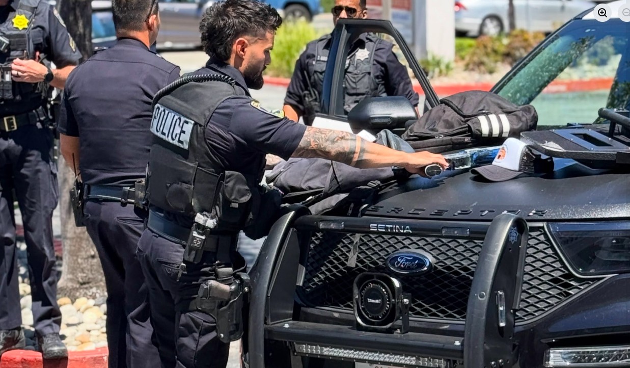 Veículo de táxi autônomo, Waymo entrega adolescentes embriagados para a polícia