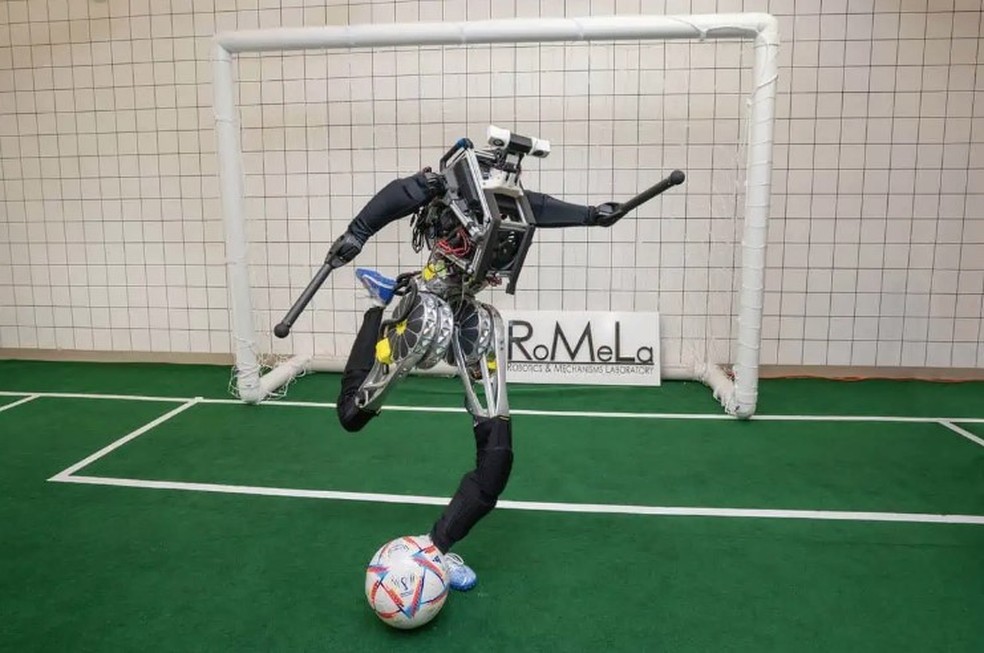 Robô Artemis promete ser "melhor que o Messi" — Foto: Divulgação/UCLA
