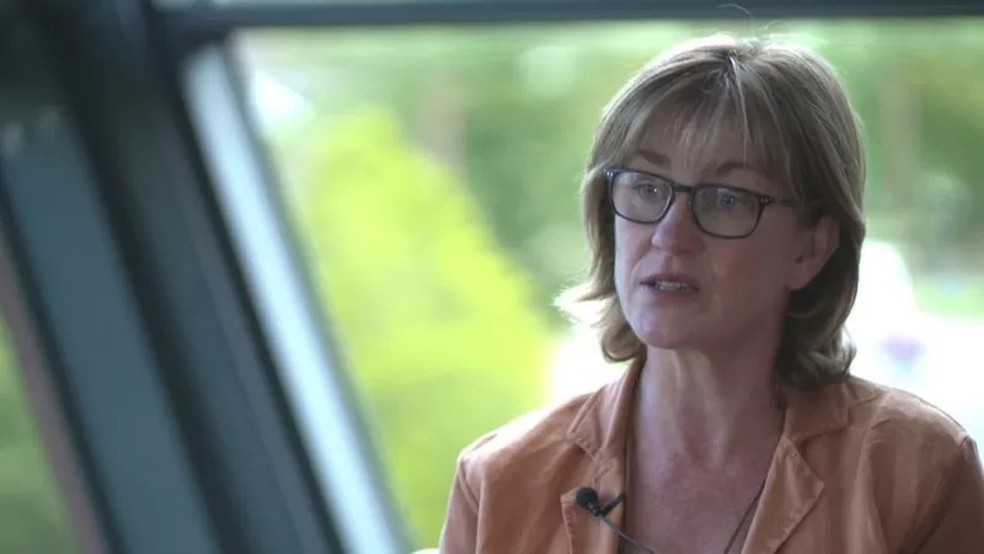 Clare McGlynn diz que o impacto é 'devastador' para as vítimas de abuso sexual baseado em imagens — Foto: BBC