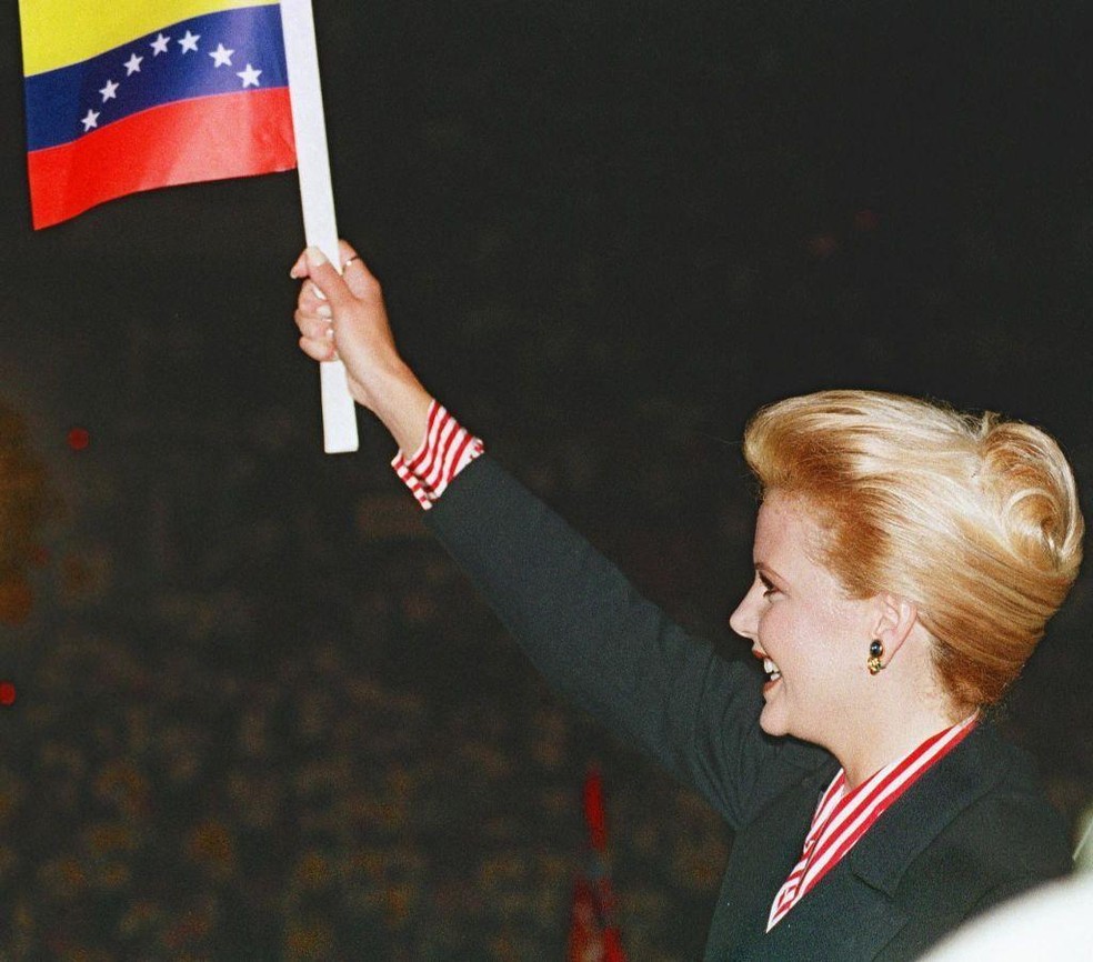Irene Saez foi Miss Universo e concorreu à Presidência em 1998 — Foto: BBC News fonte