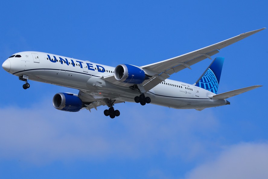 United airlines flight 1111 photos - Mitraveltips.com