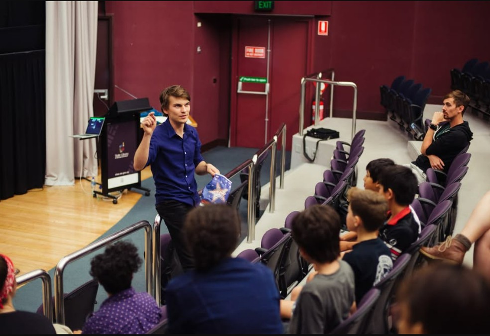 O físico Petr Lebedev, da Palisade Research — Foto: Reprodução/Facebook