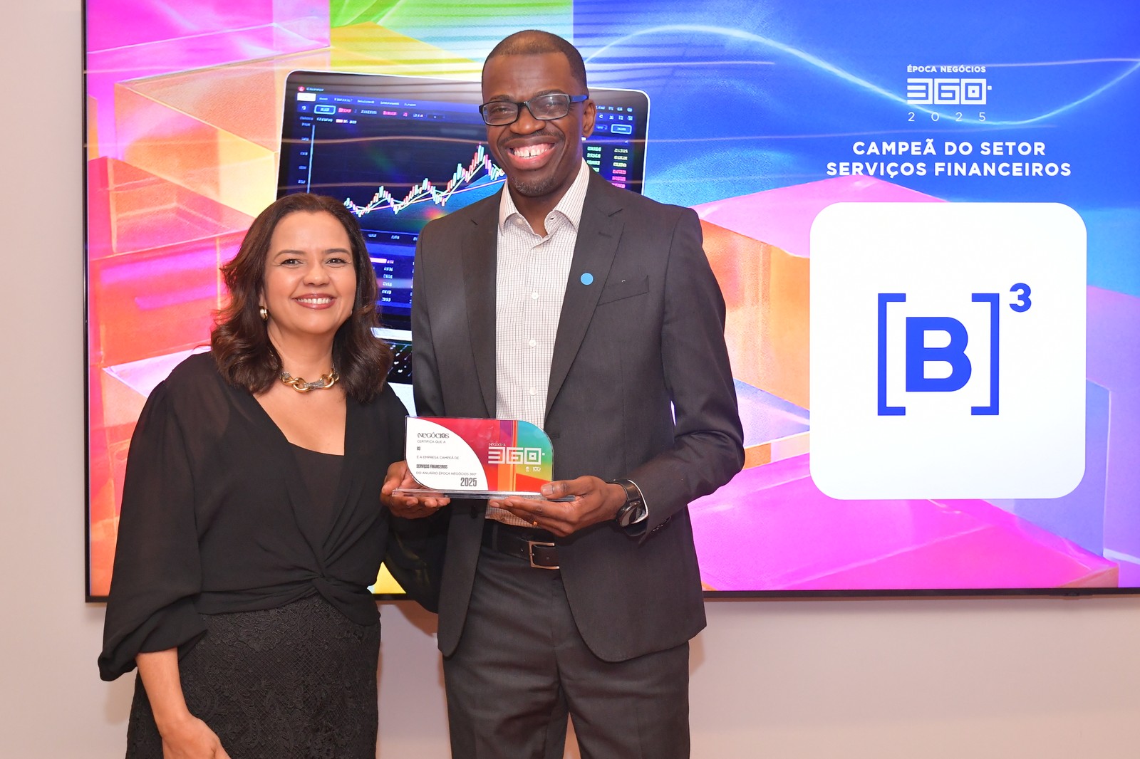 A B3, com a presença de seu diretor de riscos corporativos Alexandre Moyses, venceu na categoria Serviços Financeiros — Foto: Flavio Santana