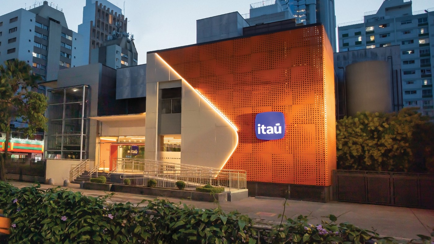 Itaú abre inscrições para 15 mil bolsas em curso gratuito de Java e ...