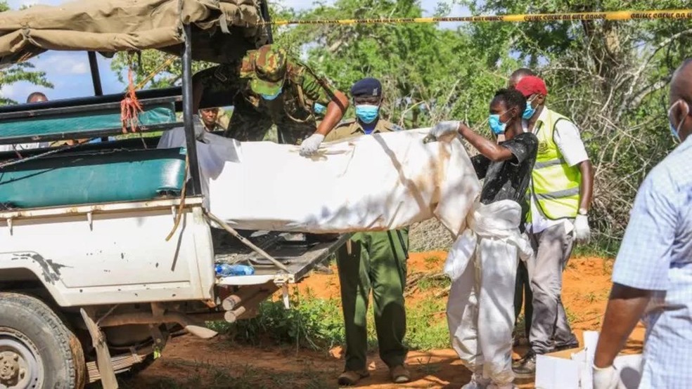 Até 26 de abril, a polícia no Quênia havia descoberto quase 90 corpos que acreditava ser de seguidores da Good News International Church — Foto: GETTY IMAGES via BBC