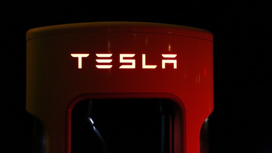 Tesla não atinge estimativas de entrega com produção limitada