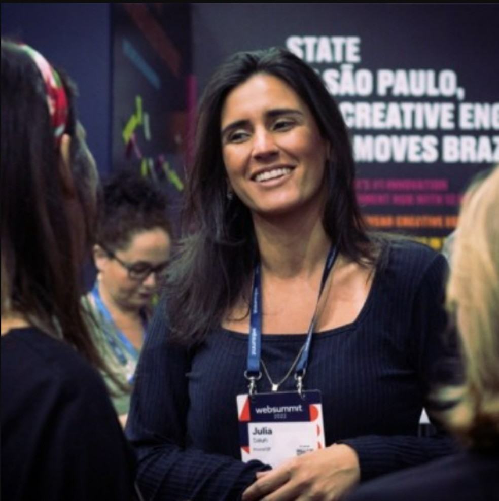 Julia Saluh, diretora de Relações Internacionais e Comércio Exterior da InvestSP — Foto: Reprodução/LinkedIn