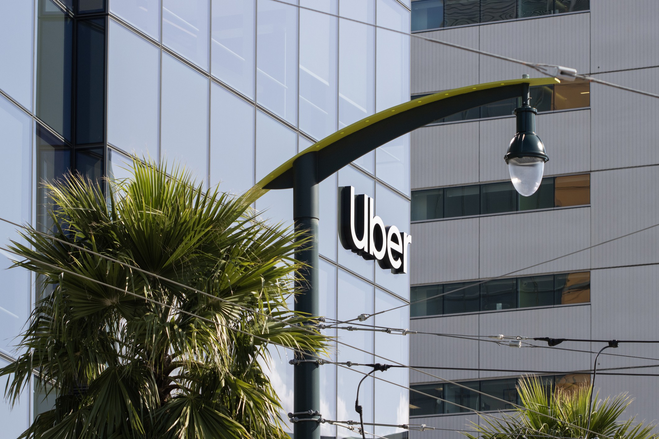Uber corta 3.300 postos e anuncia que vagas 100% remotas passarão a representar cerca de 1% do quadro - QTU Questões do Universo