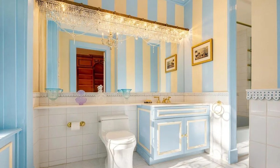 Banheiro decorado em tons pastéis — Foto: Evan Joseph Photography