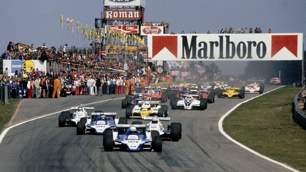 As restrições à publicidade de cigarros na segunda metade do século 20 trouxeram redução do consumo de tabaco em todo o mundo — Foto: BBC News fonte