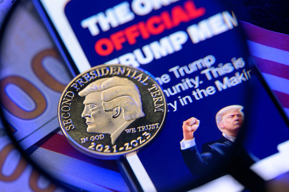 Memecoin de Donald Trump — Foto: Getty Images