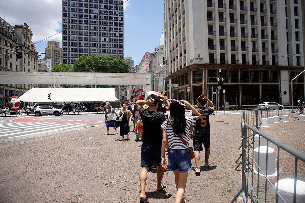 Centro de São Paulo, uma das cidades afetadas por onda de calor. — Foto: BBC News fonte