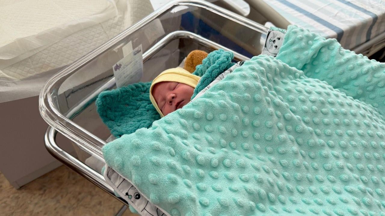 Por que a Ucrânia está pagando para que soldados congelem seu esperma