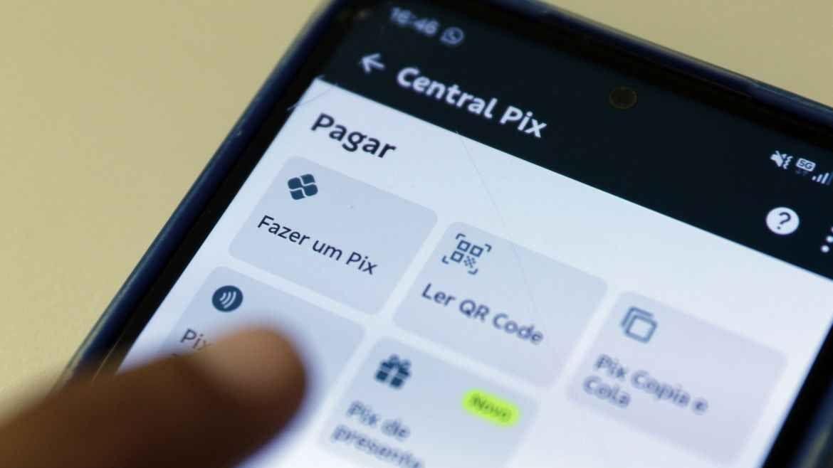 Como é a nova regra do Pix que pode ajudar a inibir golpes - QTU Questões do Universo
