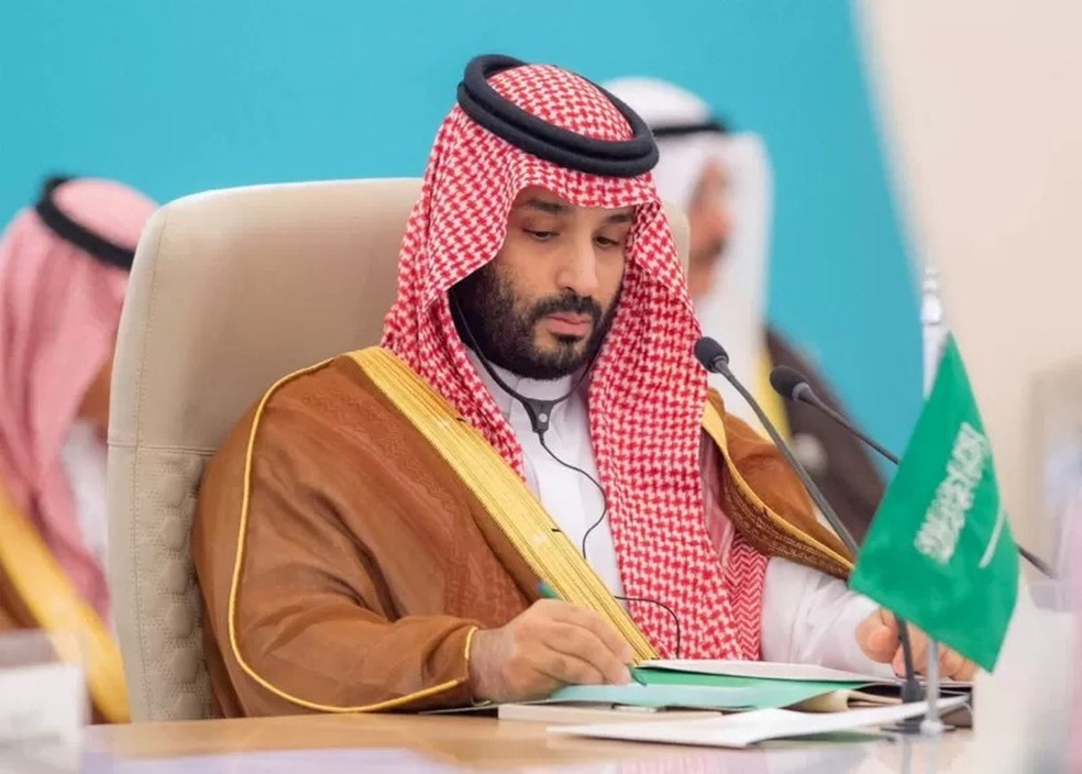 Príncipe saudita Mohammed bin Salman está no centro de uma série de controvérsias — Foto: REUTERS via BBC
