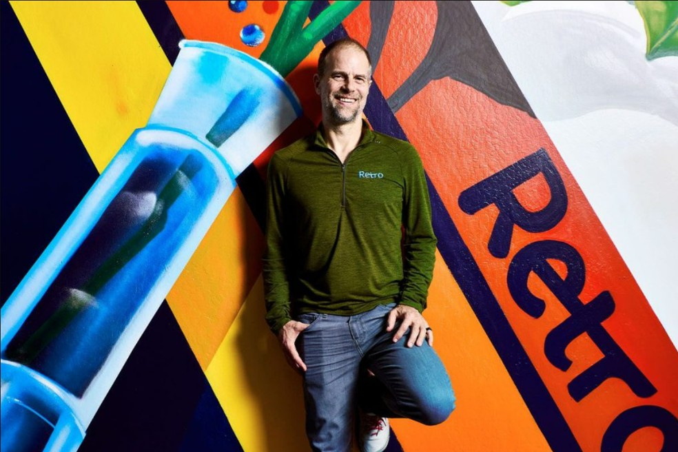 Toy libosida porno tomosha qilish