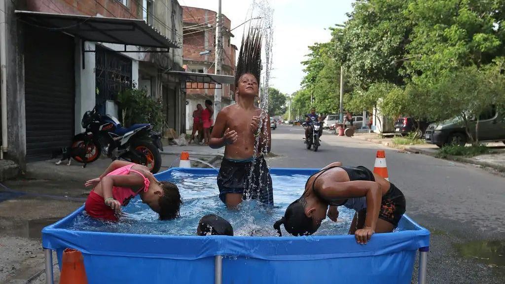 Onda de calor: por que 8 Estados do Brasil enfrentam 'alerta vermelho' por temperaturas extremas?