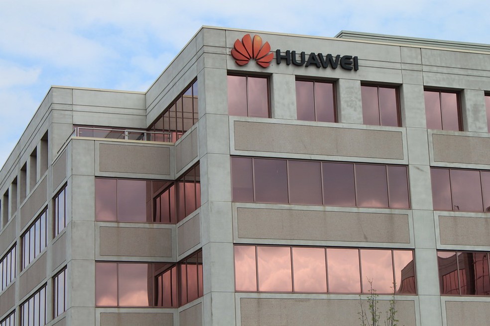 UE quer proibir seus estados-membro de utilizarem tecnologias da empresa chinesa Huawei — Foto: Reprodução
