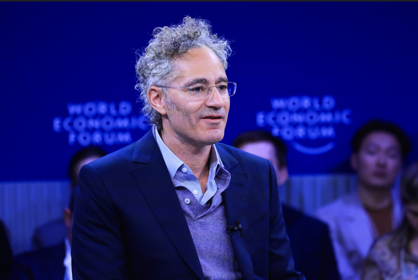 CEO da Palantir diz que IA vai dizimar empregos de humanas: 'Tomara que você tenha alguma outra habilidade'