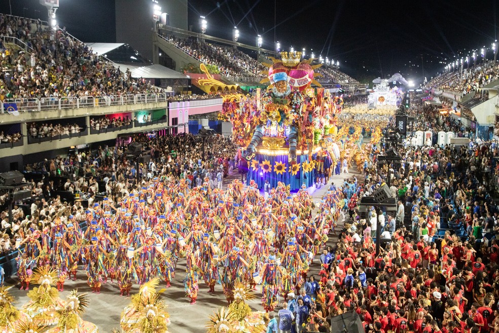 Desfile do grupo especial das Escolas de Samba do Rio em 2025 — Foto: André Moreira/Getty Images