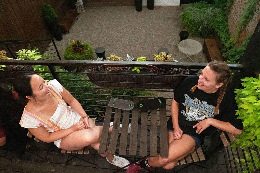 Falar é um exercício importante para o cérebro, segundo a especialista — Foto: BBC News fonte