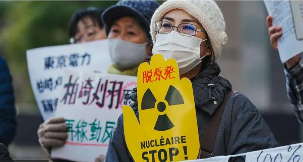 Muitas pessoas ainda se opõem à retomada da energia nuclear no Japão — Foto: Getty Images via BBC News