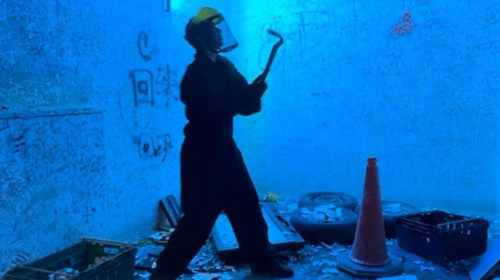 As 'salas da fúria' existem desde o fim da década de 2000 e vêm ganhando popularidade em várias partes do mundo — Foto: BBC News fonte