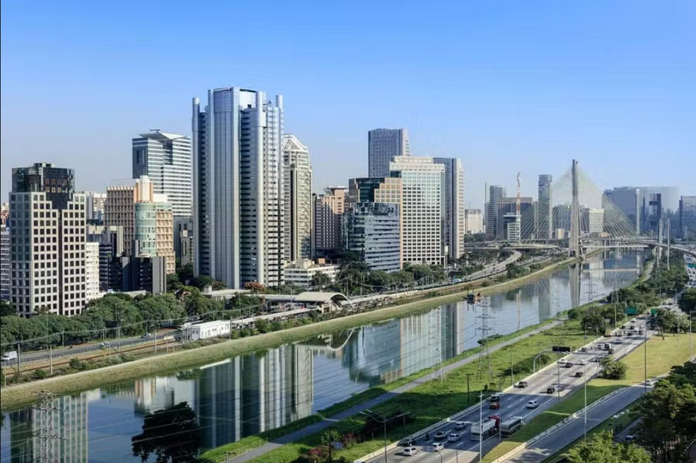 Vista da Marginal Pinheiros, em São Paulo — Foto: BBC News Fonte