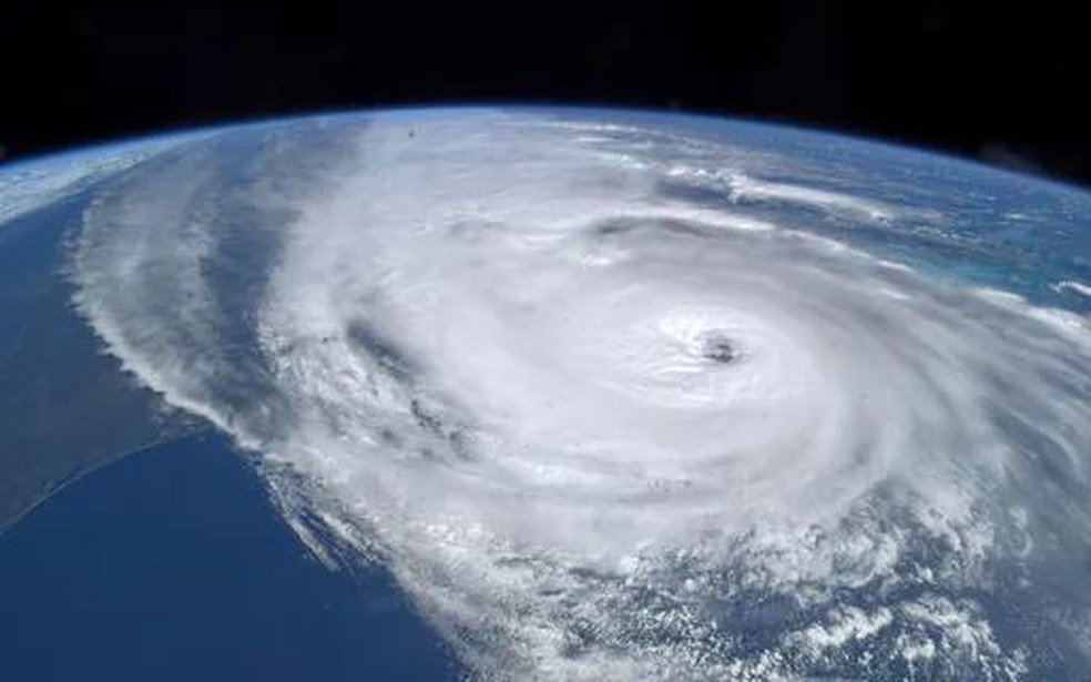 O furacão Lisa atingirá a costa de Belize na tarde de quarta-feira (2) — Foto: Epoca Negocios