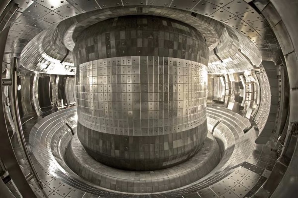 Fusão nuclear gera energia pela segunda vez em teste histórico - TecMundo